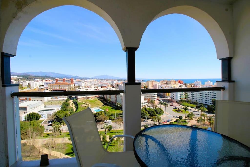 Apartment Gorgeous Views Close To Marina!