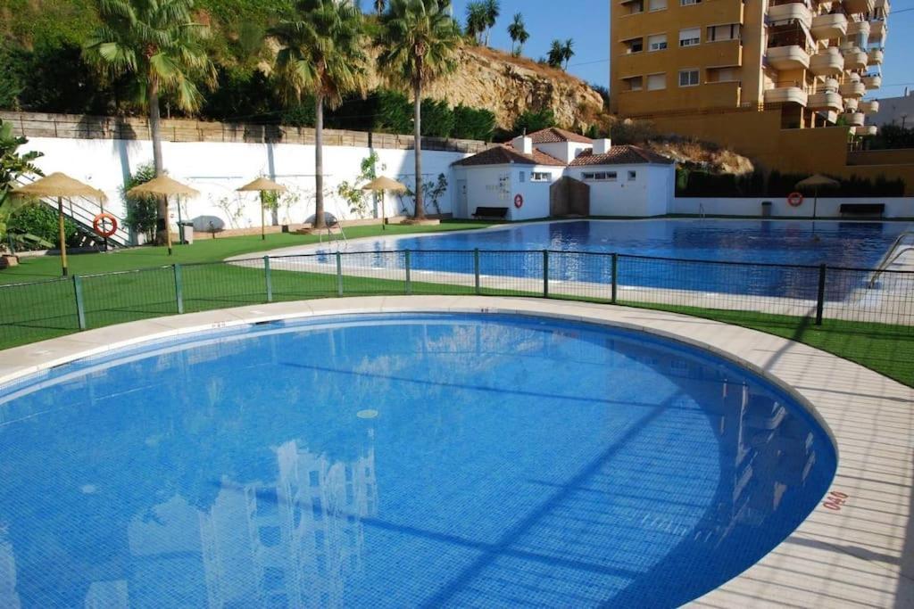 Gorgeous Views Close To Marina! Apartment